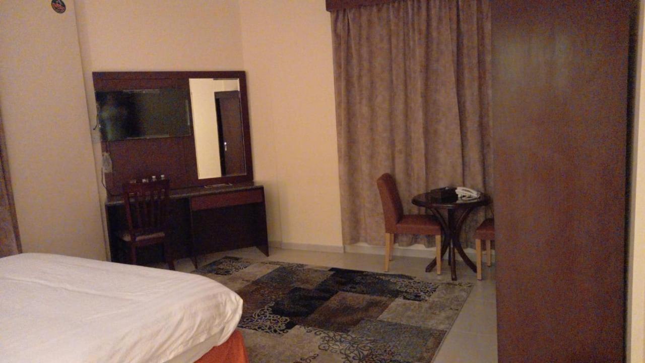 Al Ayniah Hotel Medina Luaran gambar